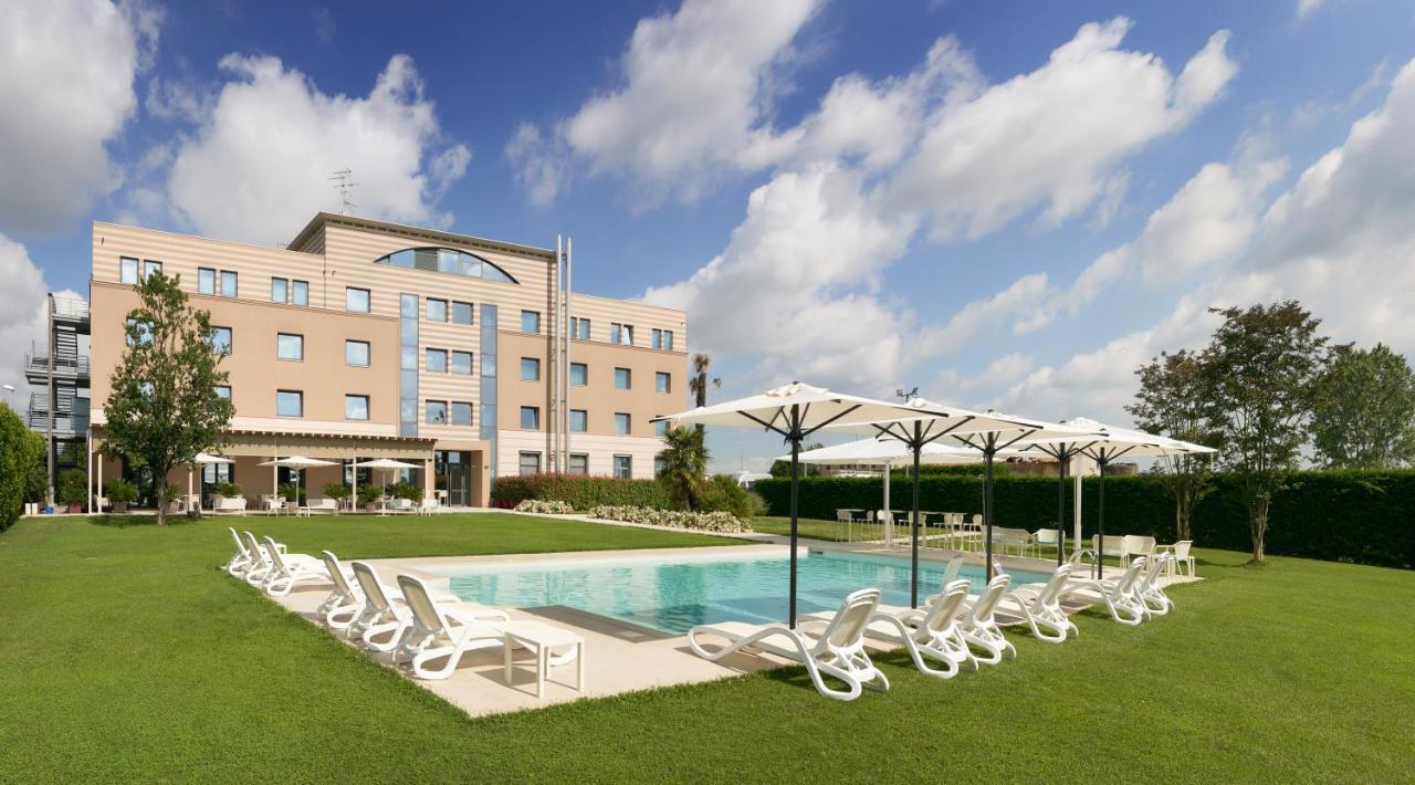 Hotel Omnia Noventa di Piave Dış mekan fotoğraf