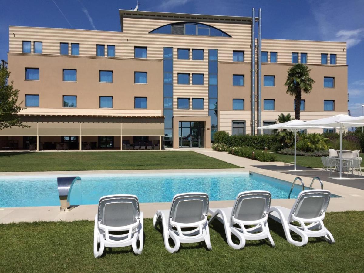 Hotel Omnia Noventa di Piave Dış mekan fotoğraf