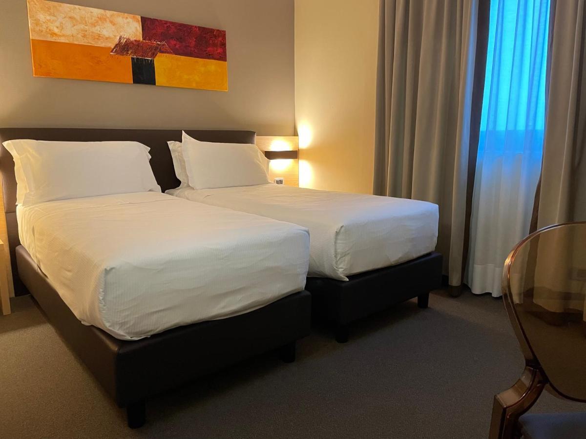 Hotel Omnia Noventa di Piave Dış mekan fotoğraf